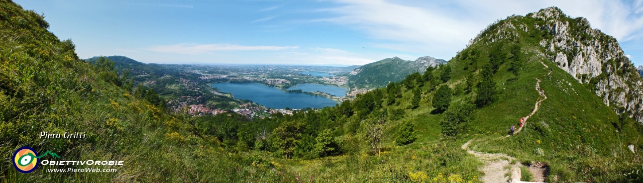 32 Vetta del Barro con i Laghi di Oggiono, Annone, Pusiano.jpg